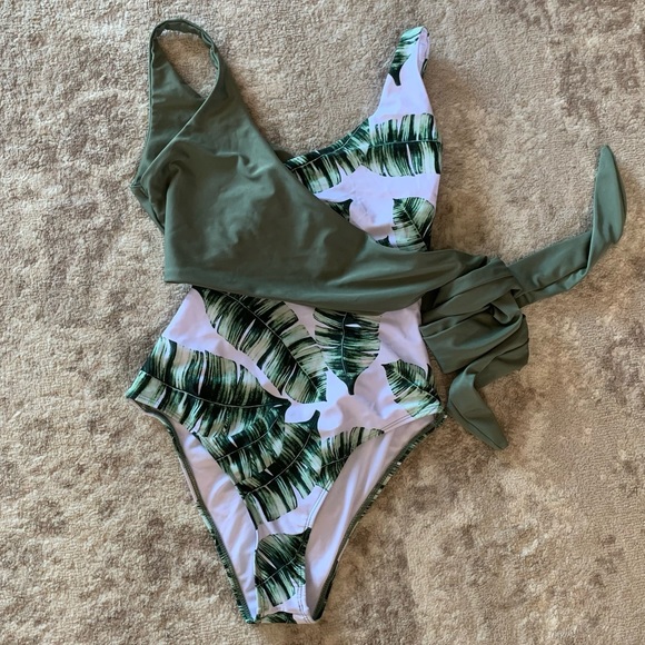 Palm Print Wrap Swimsuit- Size Large - Picture 1 of 3